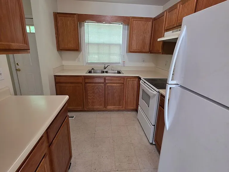 14 W Sunrise Ave — Photo 3