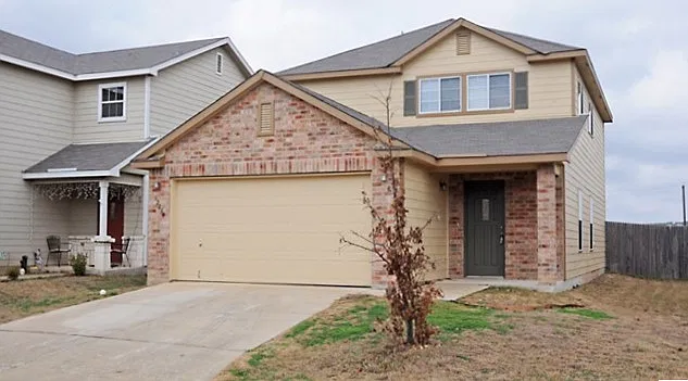 4 bed, 2.5 bath, 2104 sqft, $1,870 — Photo 1