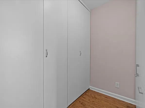 555 Kappock Street image 14 of 20