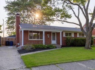 7541 Donna St, Westland, MI 48185