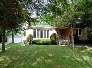 1636 Illinois St, Des Plaines, IL 60018