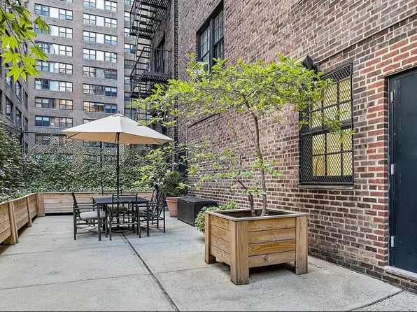 304 East 41st Street image 11 of 15