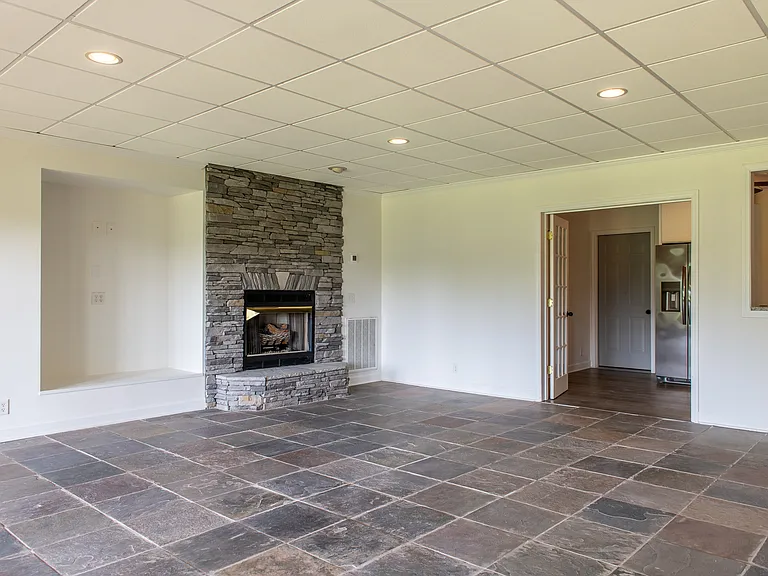1711 Lawrence Rd — Photo 33