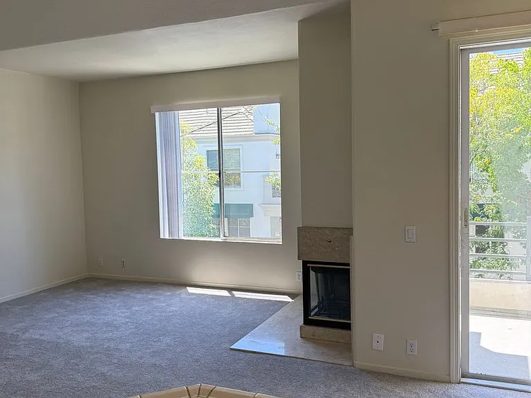 430 Navaro Pl #220 — Photo 4