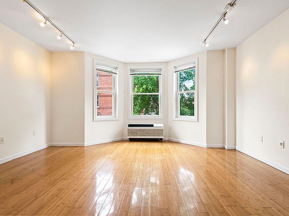 5th image of 242 Barrow St APT 2A