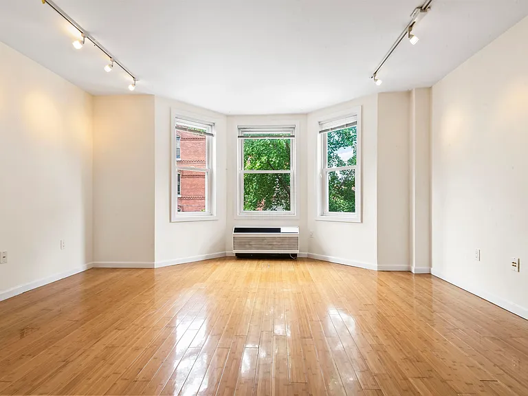 242 Barrow St #2A — Photo 5