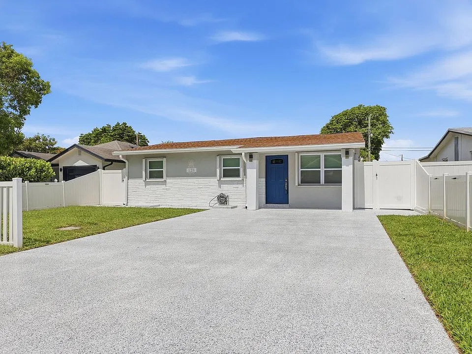 128 NW 10th Ave