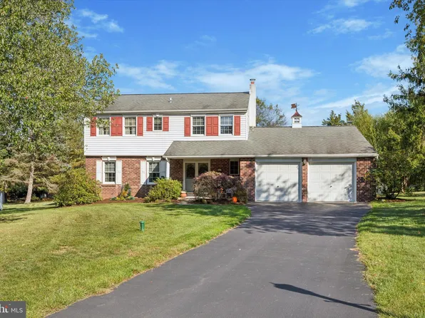 240 Saylor Ln, Collegeville, PA 19426