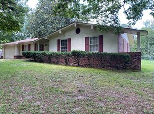 107 Cherokee Dr, Eufaula, AL 36027