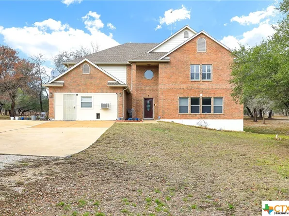 1022 Eagle Creek Dr, Floresville, TX 78114
