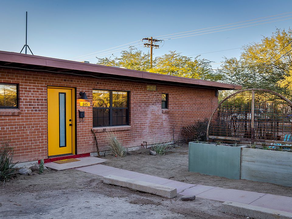 1st image of 845 N 10th Ave