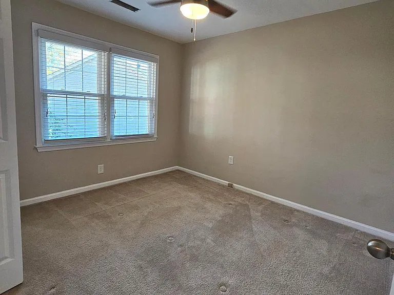 6413 Four Oaks Ln — Photo 25