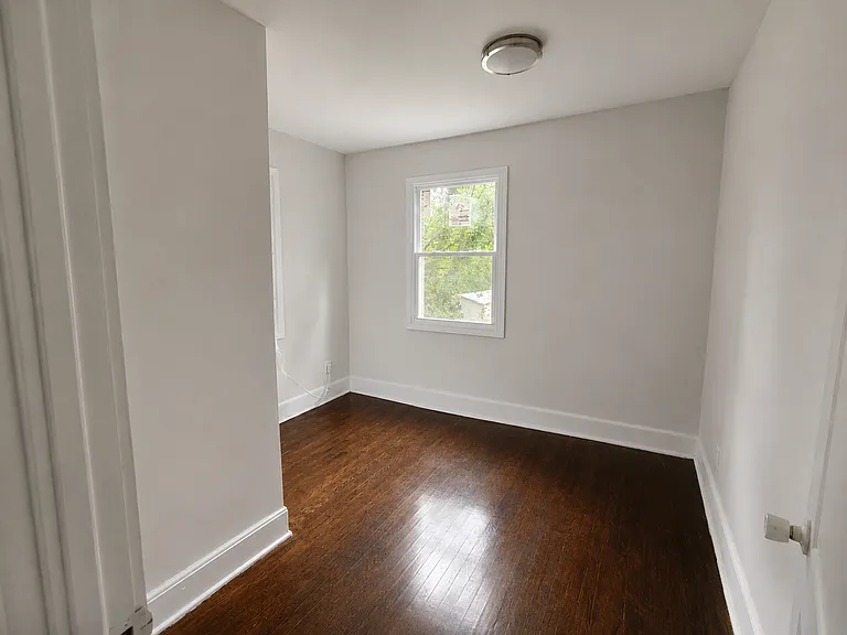 3849 Lyons St — Photo 15