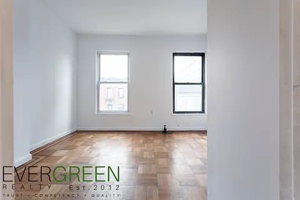 Rented by Evergreen Apartments BK | media 8