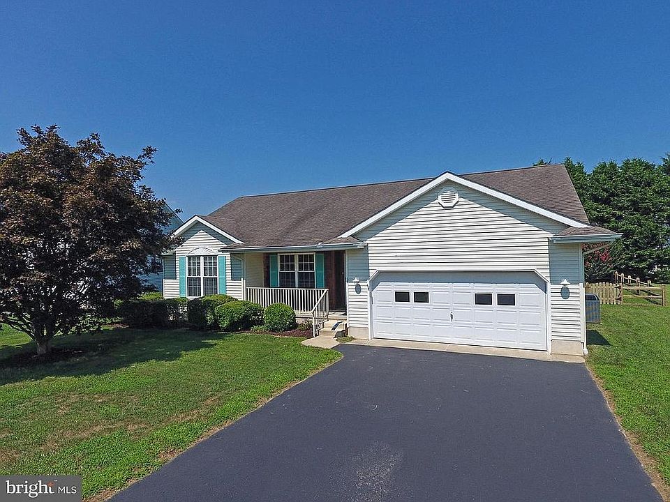 1st image of 13 Vassar Dr