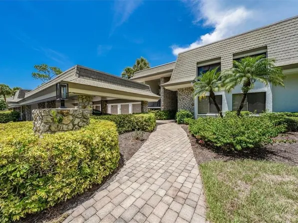525 Wildwood LN, NAPLES, FL 34105