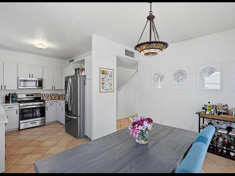 2920 Burton Ave SE — Photo 8