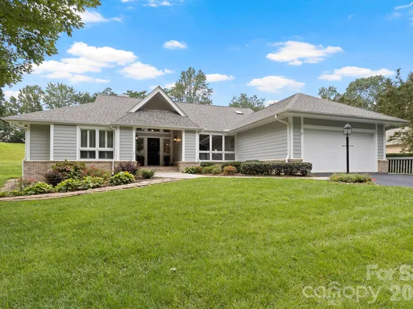 128 Broadmoor Dr, Flat Rock, NC 28731