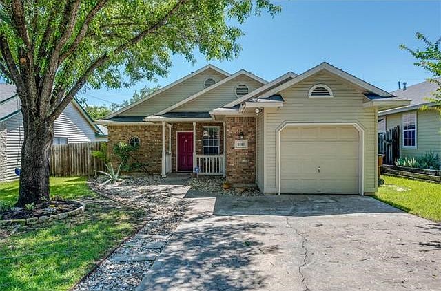 Adorable single story home!