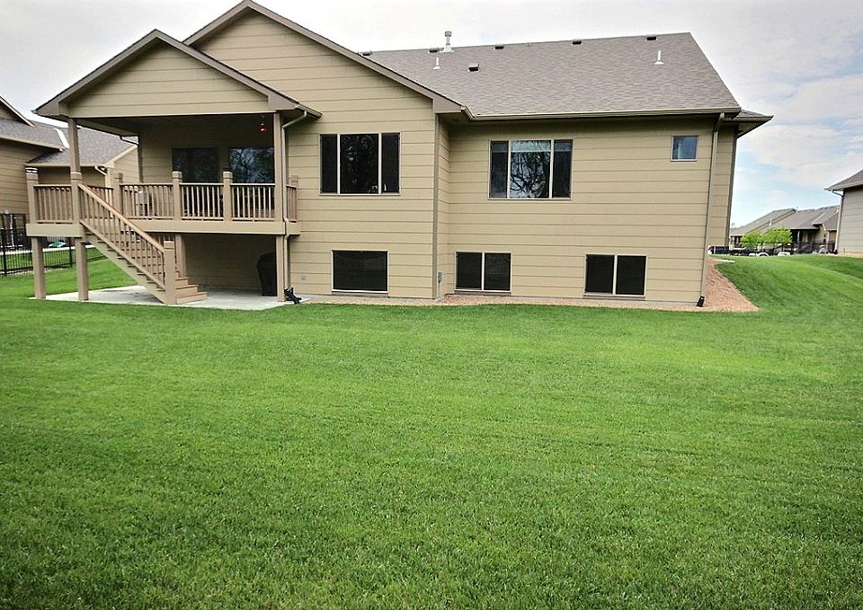 2nd image of 1006 E Woodstone Dr