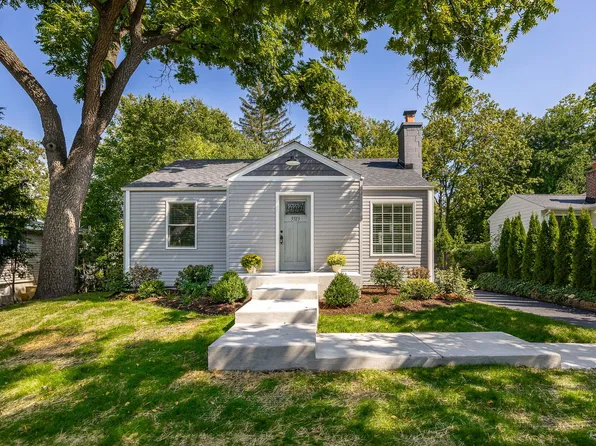 5513 Pershing Ave, Downers Grove, IL 60515