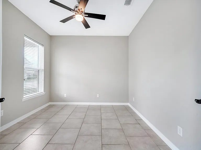 8161 Laureate Blvd — Photo 6