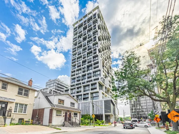 5 Soudan Ave #907, Toronto, ON M4S 0B1