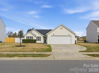 221 Glencroft Dr, Wingate, NC 28174