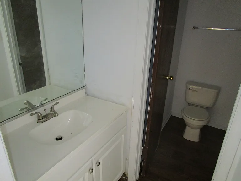 2604 Edmonton Ct — Photo 6