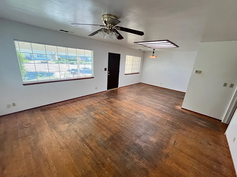 215 S D St #215 — Photo 14