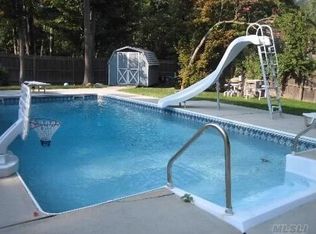 22 Wyeth St, Selden, NY 11784