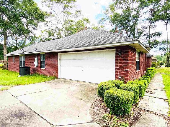 4th image of 861 Maple Woods Cir