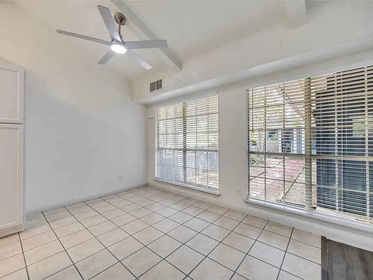 8803 Westover Club Dr #B — Photo 11