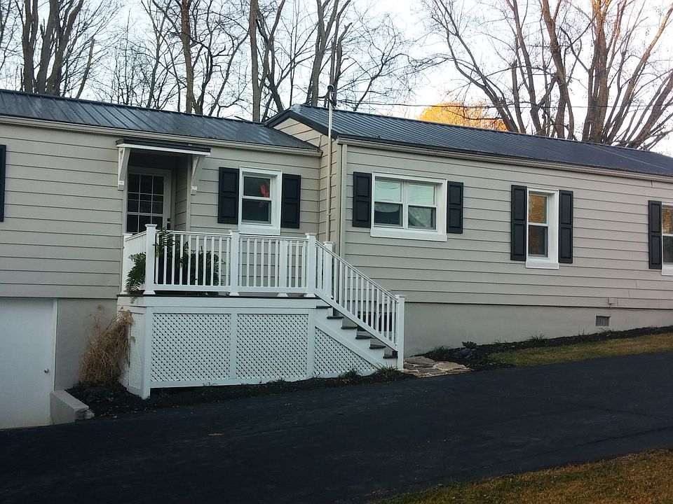 1st image of 135 Lively St