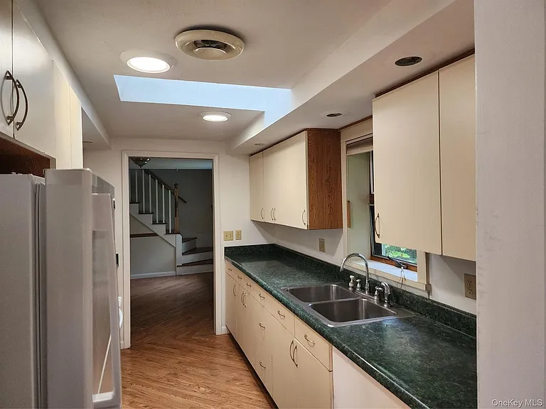 32 Osborne Hill Rd — Photo 12