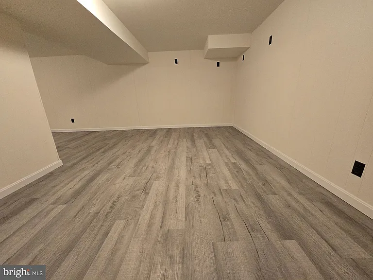 11 Glenwood Dr — Photo 37