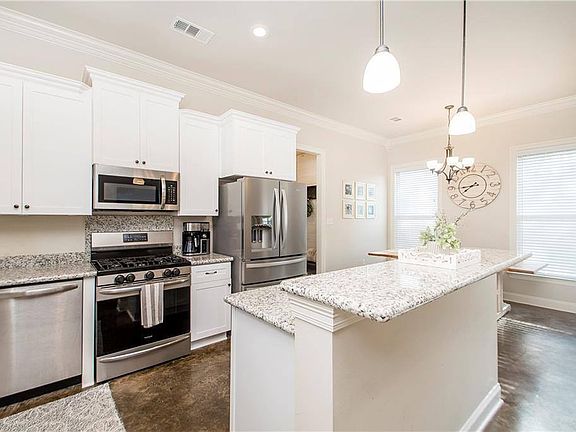 5th image of 48528 Fox Hollow Blvd