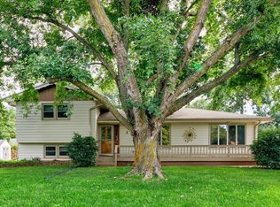 3 Ridge Dr W, Council Bluffs, IA 51503