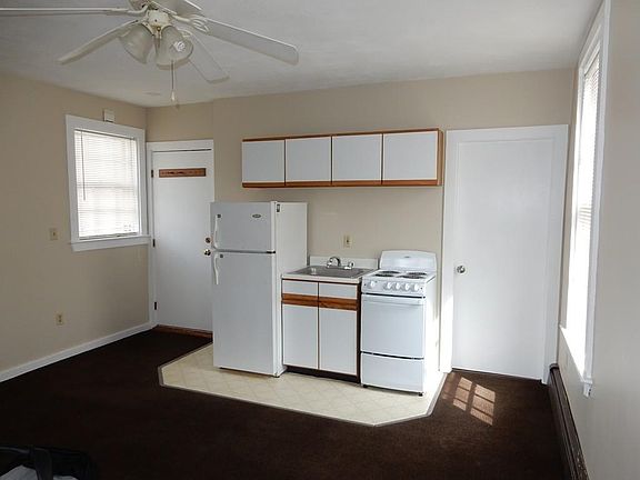 3rd image of 248 Lafayette St APT 3