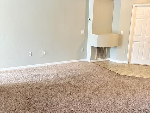 5th image of 530 Nicholson Dr