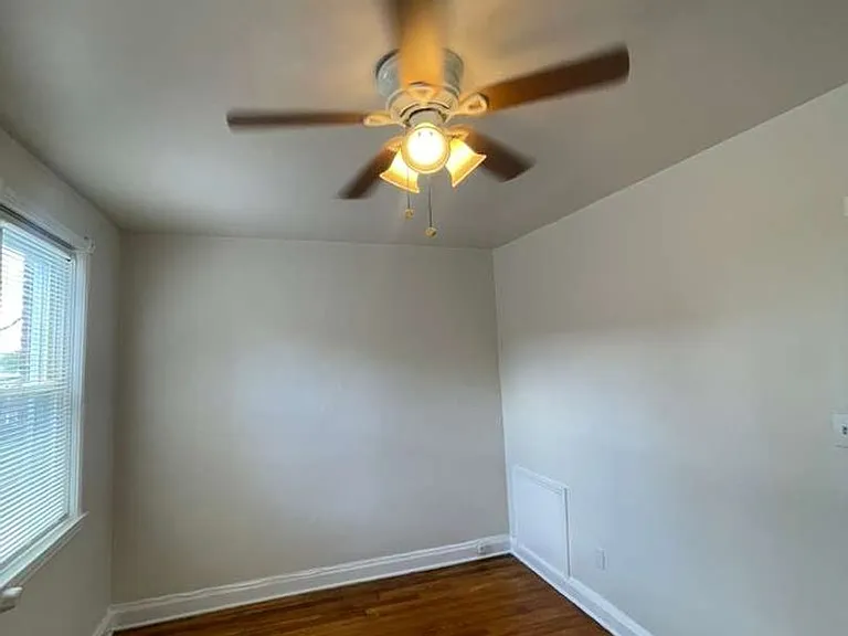 1502 N Kenwood Ave — Photo 5