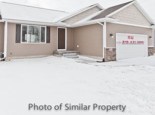 5212 Ruhd St SW, Cedar Rapids, IA 52404