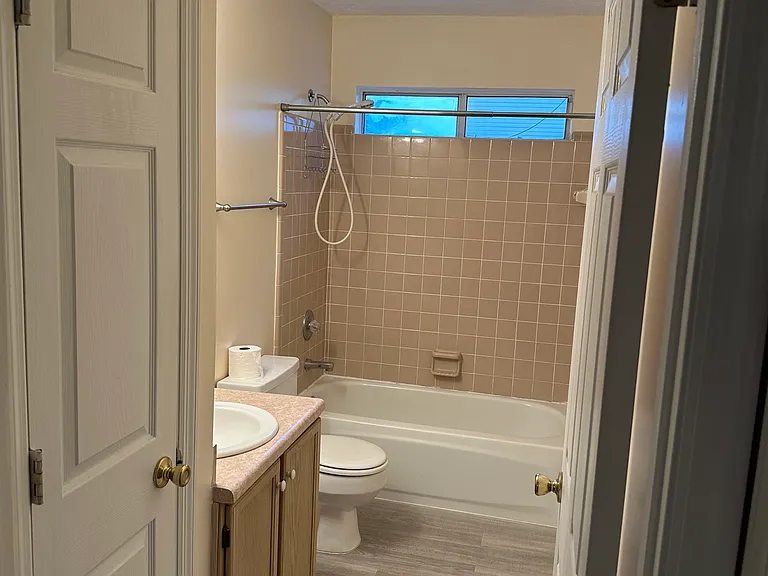 8532 Bannerman Bluff Dr — Photo 10