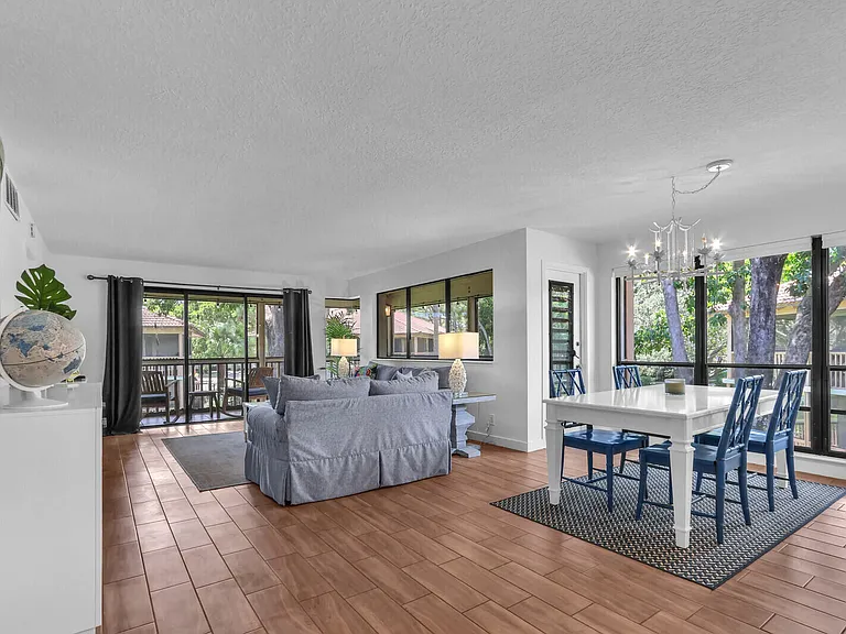 632 Brackenwood Cv — Photo 3