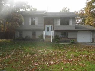 8 E Ridgewood Ave, Galloway, NJ 08205