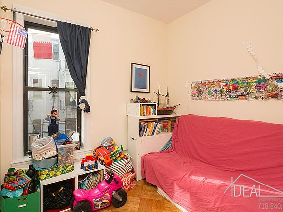 4th image of 465 4th St #4