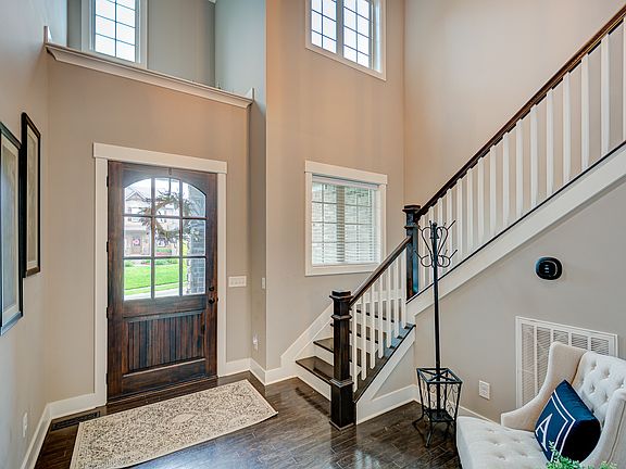4th image of 431 Larkhill Ln