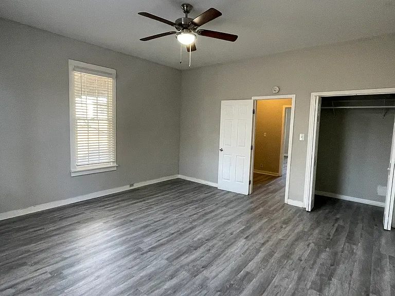 290 Henry St SE #D — Photo 6