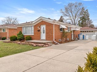 6901 Rosemary St, Dearborn Heights, MI 48127