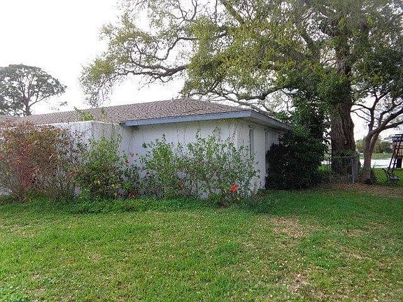 3rd image of 5912 Nutmeg Ave